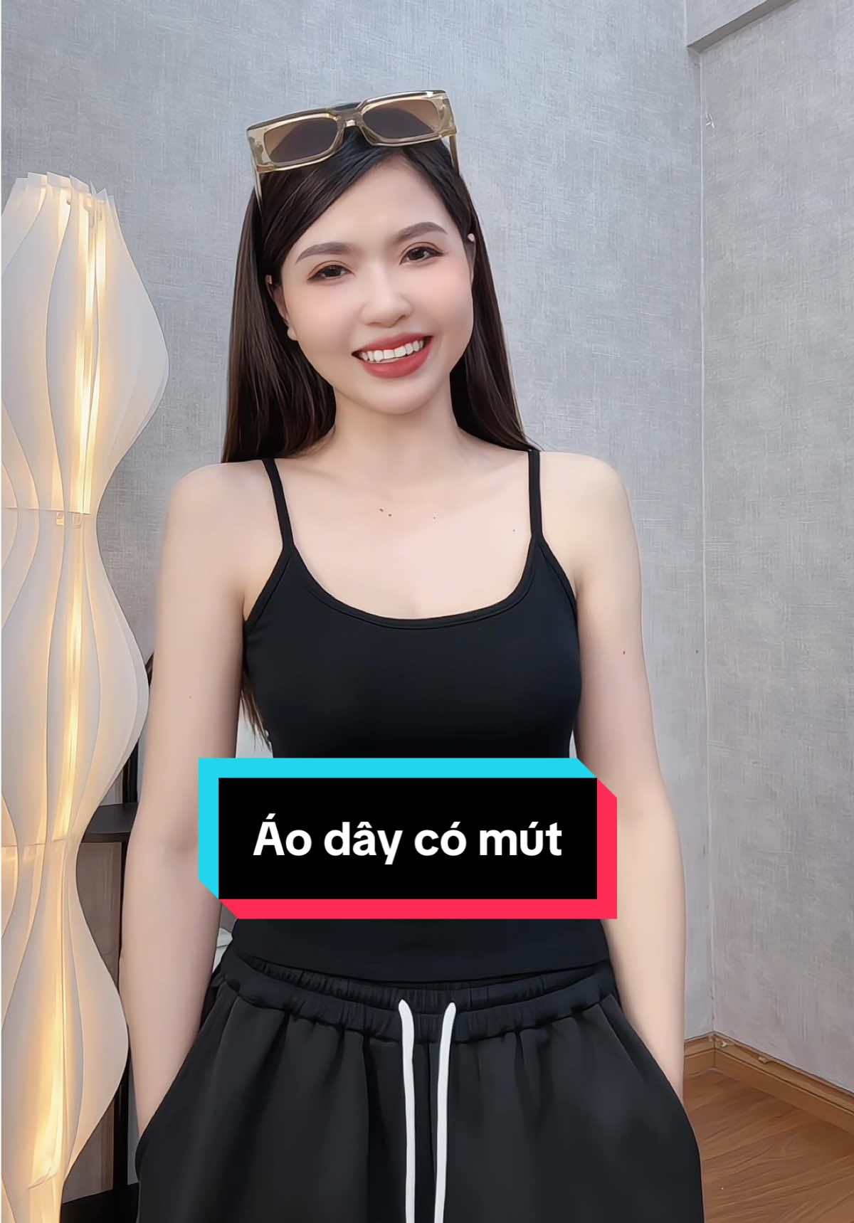 Áo 2dây kèm mút đẹp lắm ce ơi. K lộ mút tí nào #tranghaycuoi #aodaykemmut #ao2day #aoday 