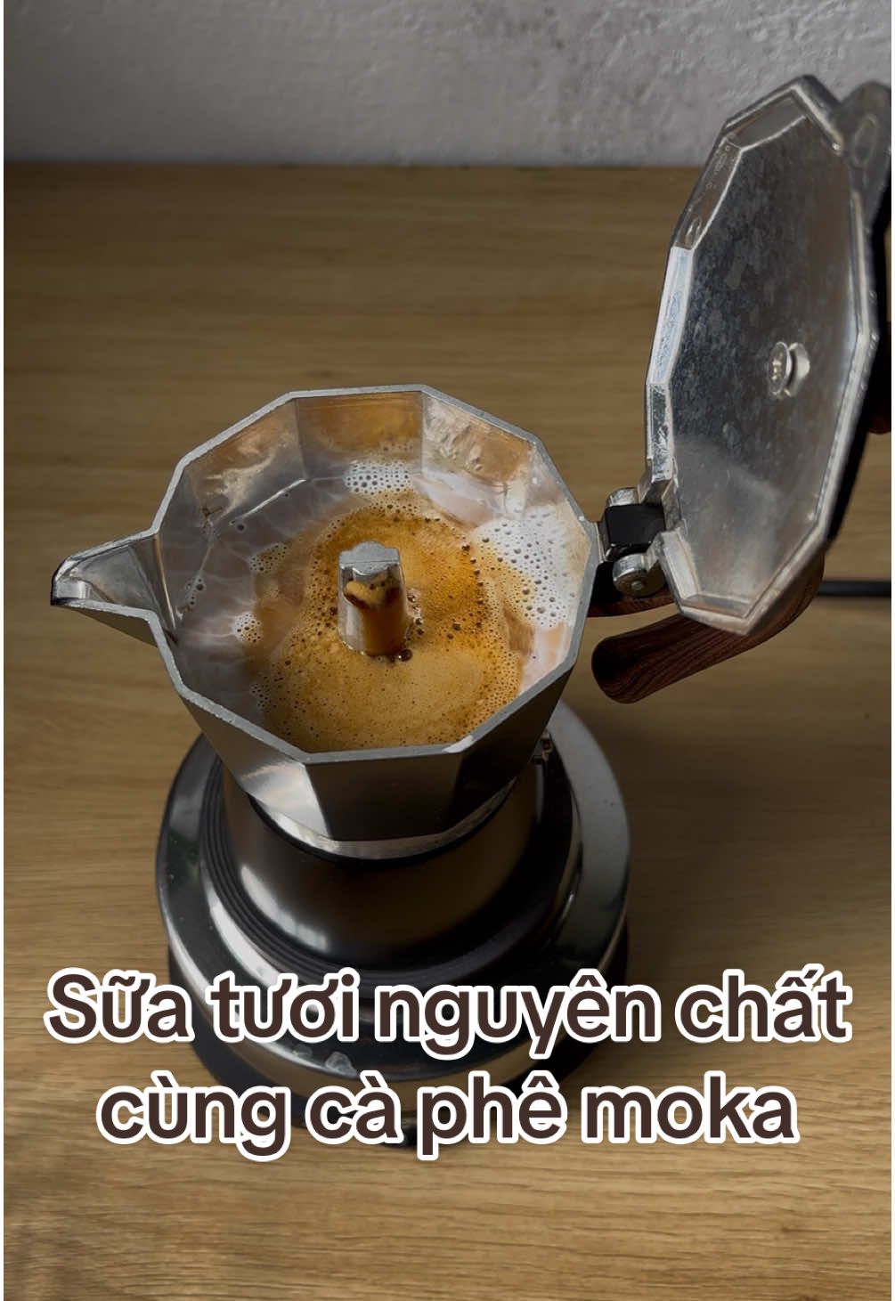 Ngon đậm thơm cà phê cùng sữa tươi nguyên chất#càphenguyenchat #càphê #ammoka 