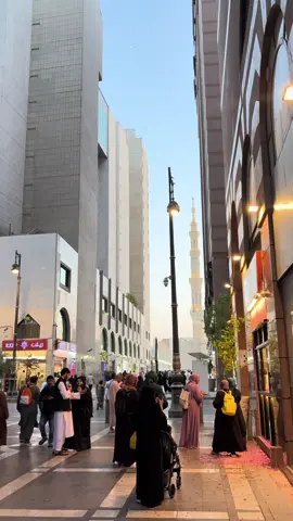 اسكريم ورد المدينة تحت فندق جراند بلازا جهة الشمالية من الحرم بوابة 339📍🌸🌸🌸🌸🍦