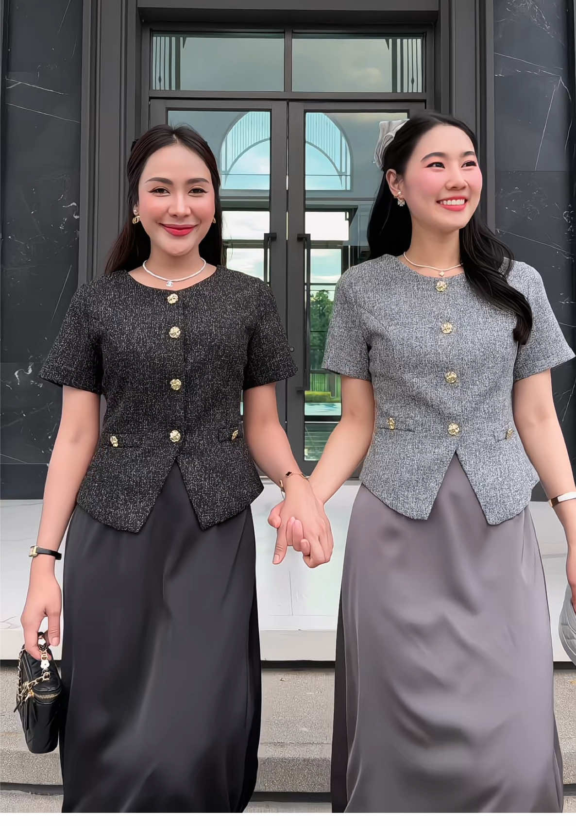 ทวิตผ้าเรียบ ใส่ง่าย มาพร้อมกระโปรงซิปหลัง ใส่สบายมากๆค่า #Thealner #OOTD #tiktoklooks 