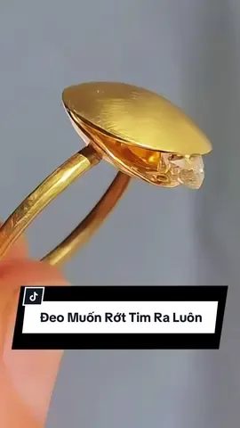 Đeo muốn rớt tim ra luôn  #giabaojewelry #jewelry #xuhuong #gold #nhan 