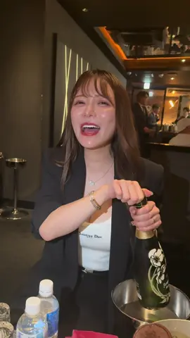 ノア社長の日常 ストーリーの再生回数が凄かった😇 #進撃のノア #北新地  #北新地ランス  #ノーマルカメラ  #ノア社長 