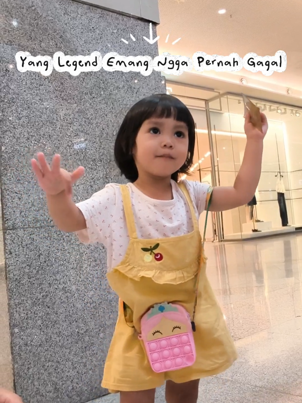Ga salah kan kalo tetep setia sama yg legend. Emang cuma Zwitsal paling ngertiin kulit Emily 💛 #Zwitsal #SkincareBaby #HappySkin #ZwitsalHappySkin @zwitsal_id 