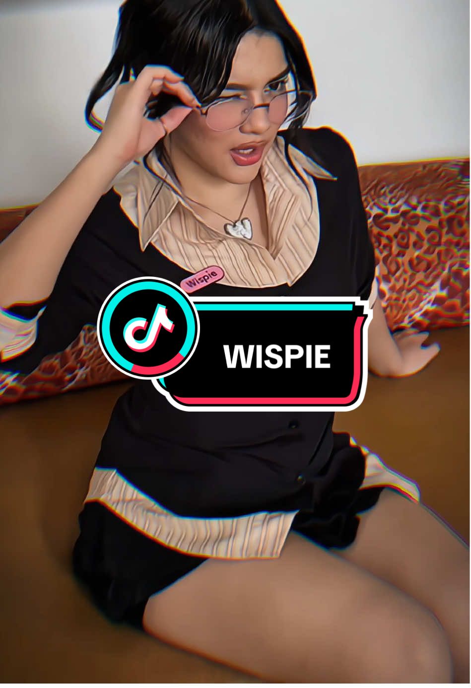 Aww 🥰  Cewe wispie emang ga pernah gagal #davinakaramoy #wispie #cewewispie #kemejawispie 