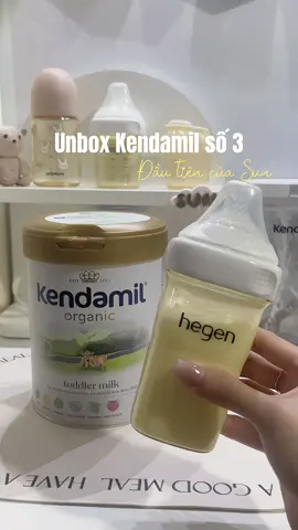 Chờ mãi mới hết lon số 2 để khui lon số 3 đầu tiênnnn 🤭 #sunsayhi #phasuachobe #kendamil #kendamilorganic 