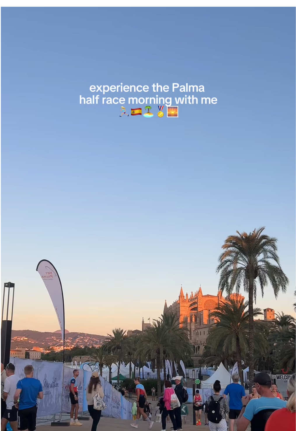 Palma half race morning LFG!!! 🌴🌅 early wake up was brutal but it’s always so worth it once you’re there ✨  @Puresport electrolytes saving me from cramping up 💦 🌴 Race is the TUI Palma Half Marathon  #halfmarathon #puresport #electrolytes #grwmrunning #palmademallorca 