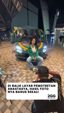 photografer nya fokus banget ya guys! #gabrielrey #cryptowave #anastasyakhosasih #photoshoot #mclarensenna 