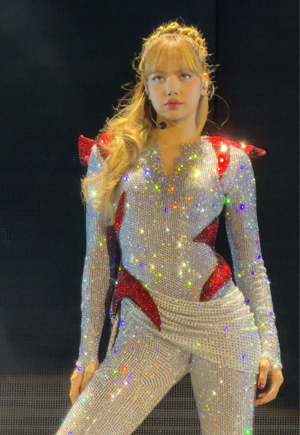 ถ้านี่ไม่ใช่ชุดที่แสบตาที่สุดในคอน #lisa #deadlineworldtour #blackpink 