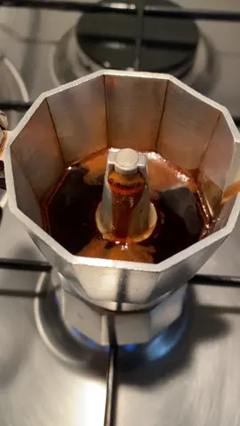 Buongiorno 😃 #buongiorno #caffe #plumcake #colazione #volaneiperte 