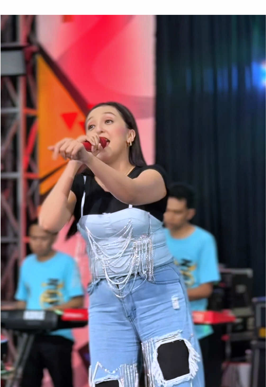 Cb Nyeni @elsasafira  Ytc: Iyon Nirwana  #fyp #tiktokhits #tiktoksong #youtubemusic #nirwana 