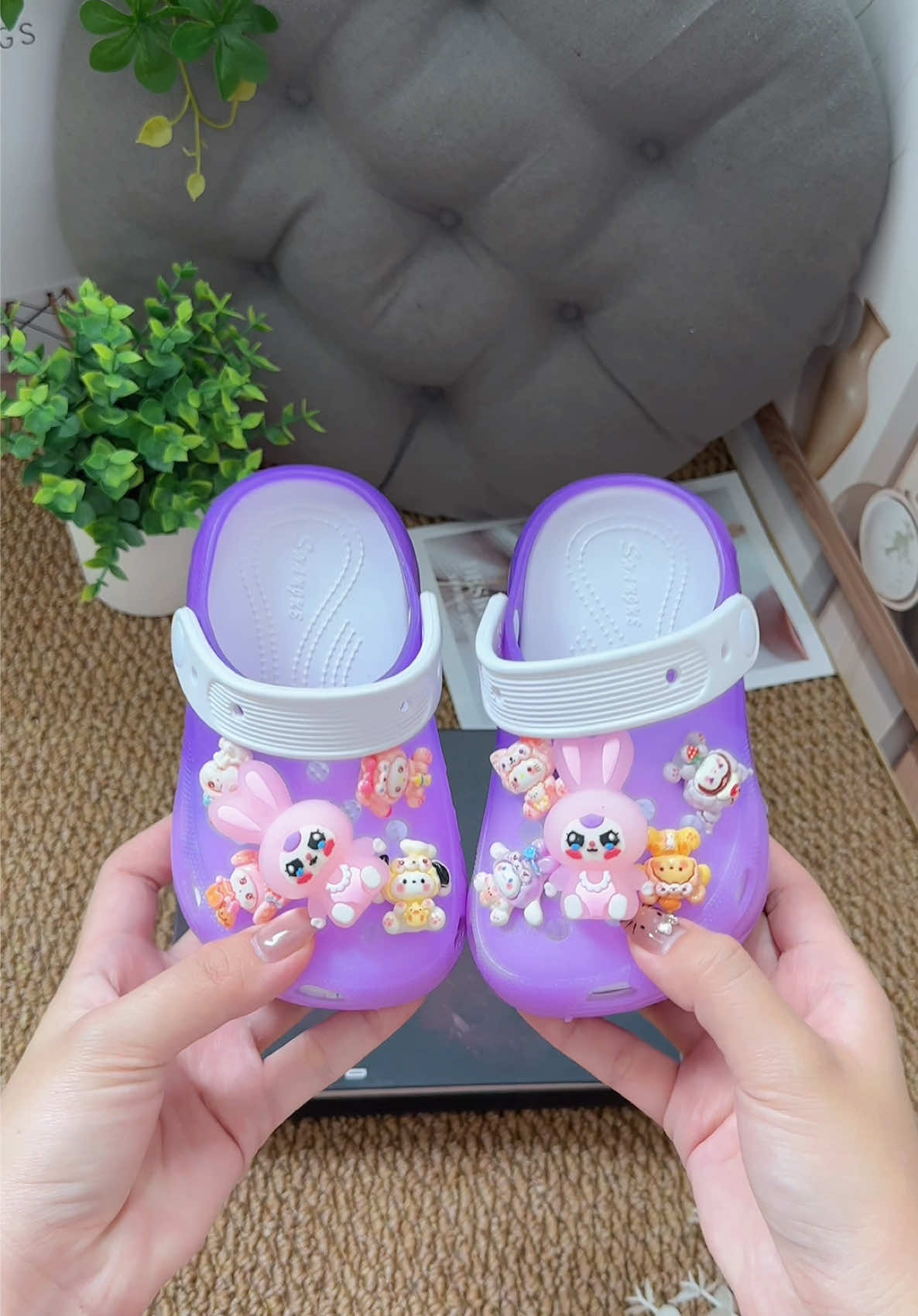 Dép sục có đèn cho bé #depsuc #depchobe #depxinh #xuhuong #tiemgiaycuanang 