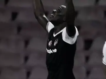 sen gittikten beri adam akıllı bir forvet izlemedik immobile geldi yaşlı kondisyon yetersiz tecrübe kötü abrahamı genç diye aldılar boş kale atamaz penaltı atamaz ama sadece hırslı diye iyi topçu diyorlar geri gelde bize forvet ne öğret  #tammyabraham #vincentaboubakar #beşiktaş 