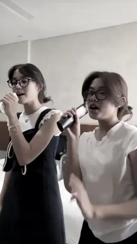 big hugs for sissi and cimitt 🥺🫂 #nicolerossi #aqeelacalista #fyp #fyp #nohate 