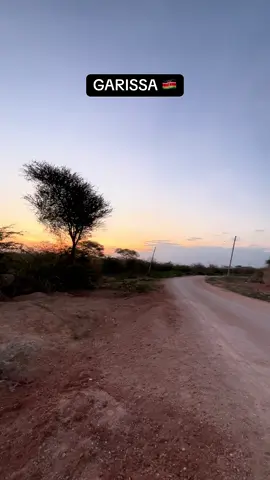 What could be more beautiful than watching a sunset like this in your hometown🇰🇪 #fyp #viraltiktok #garissa #sunset 