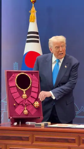 President Donald J Trump moments ago in South Korea with the South Korean President at The Gyeongju National Museum receiving South Korean’s Highest Honor, the Grand Order of Mugunghwa! President Donald J Trump is the first American President to receive this! @potus @realdonaldtrump @teamtrump @trumpwarroom @whitehouse 📸: @margomartin 🇺🇸🇺🇸🇰🇷🇰🇷