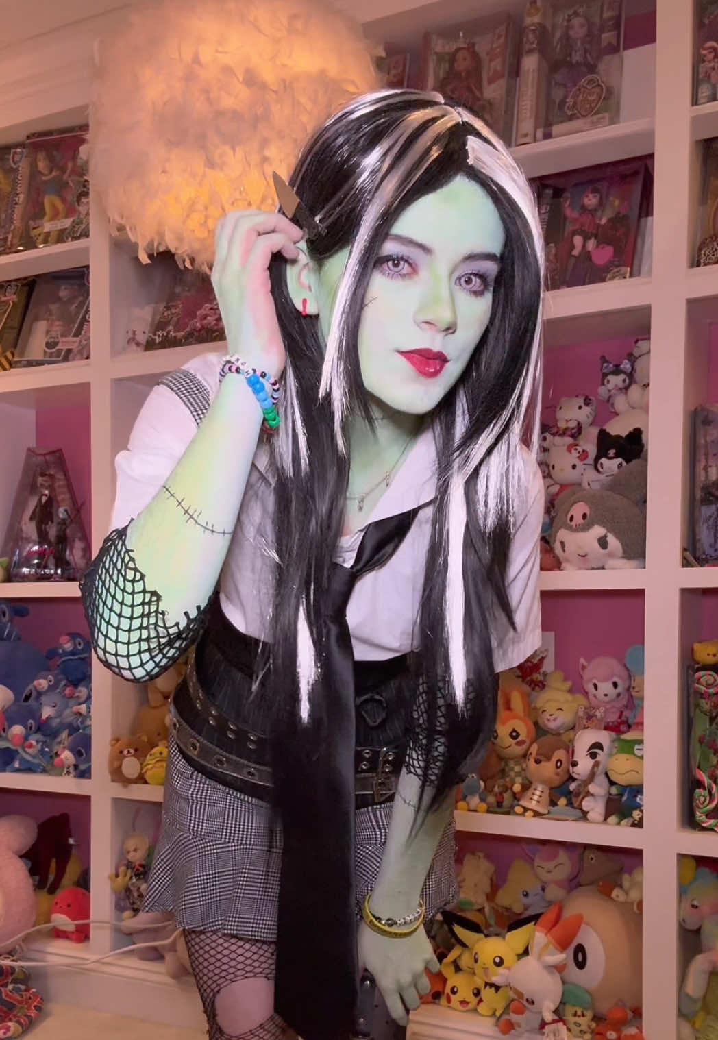 I’m a girly who loves patterns and stripes and polka dots… yet I don’t have any classic Frankie Stein plaid… I had a few more ideas that could’ve worked for them so I might do another one! Idk gimme suggestions… #monsterhigh #monsterhighcosplay #frankiestein #frankiesteincosplay #kittiesmama 