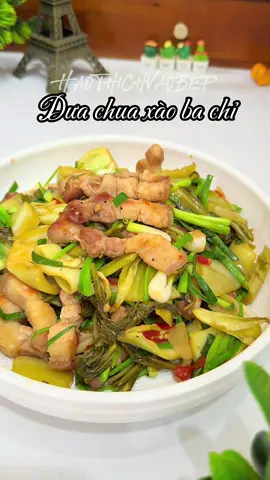 Định làm ba chỉ xào dưa chua mà cuối tháng hết tiền đành làm dưa chua xào ba chỉ vậy ạ. Nhưng mà cũng hao cơm lắm luôn #HaoThichVaoBep #thíchvàobếp #thíchnấuăn #nấuăncùngtiktok #duachuaxaobachi