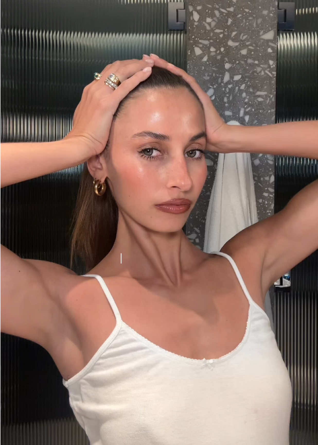 glass skin + sculpt reconnect with your skin through the neurotouch sculpt technique - designed to lift, contour and calm. a moment of self-care powered by touch. @Dominiquelissa routine: special cleansing gel daily microfoliant neurotouch symmetry serum neurotouch sculpt technique shop now at dermalogica.com.au and authorised stockists nationwide #glassskin #skincareroutine #dermalogicapartner #dermalogicaaus