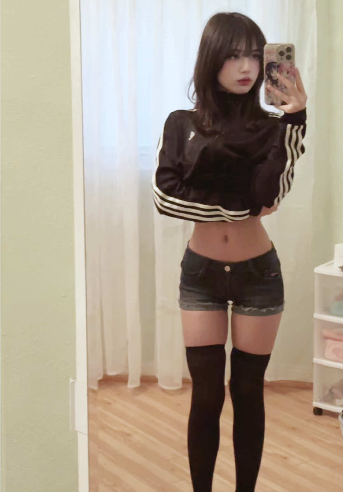 о даа, мои любимые однотипные видео #adidas #fyp #fitcheck #bodygoal #swag зеркало еще запачкалось там(