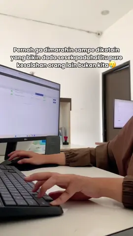 udah pernah nangis berhari-hari karena kerjaan belum? #sad #brokenheart #officelife #worklife #fypシ゚viral 