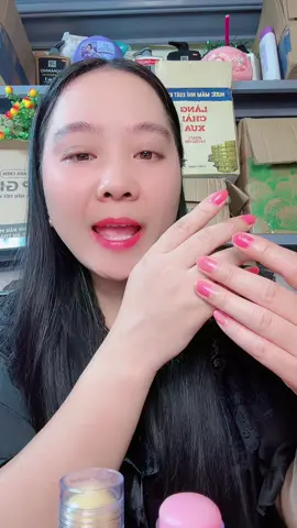 Dưỡng da tay dưỡng gót chân và dưỡng môi rất tốt luôn#kemduonggotchan #kemne #muataitiktok #thuysansale 