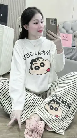 Không có một người đàn ông nào muốn quay lại là vì muốn yêu bạn thật tốt. Anh ta quay lại chỉ có 2 lý do: Hoặc là những thứ anh ta nhận từ bạn chưa đủ, hoặc là anh ta không thể tìm thấy thứ gì tốt hơn bạn. Đừng quay đầu lại, không ai có thể trở về dáng vẻ ban đầu.#xuhuong #viralvideo #donuxinh #setthudong 