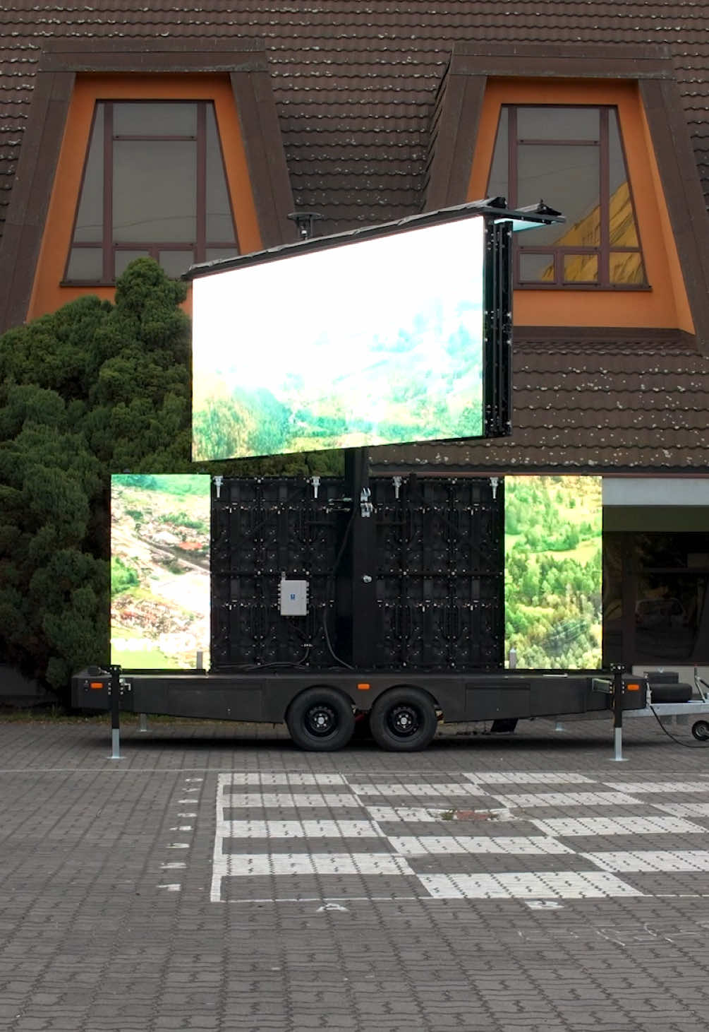 It can’t be faster ⚡️  #fyp #dc #ledtrailer #eventtech 