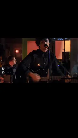 21GUNS / GREEN DAY #greenday #billiejoearmstrong #21guns #21stcenturybreakdown #2009❤️ @Green Day 