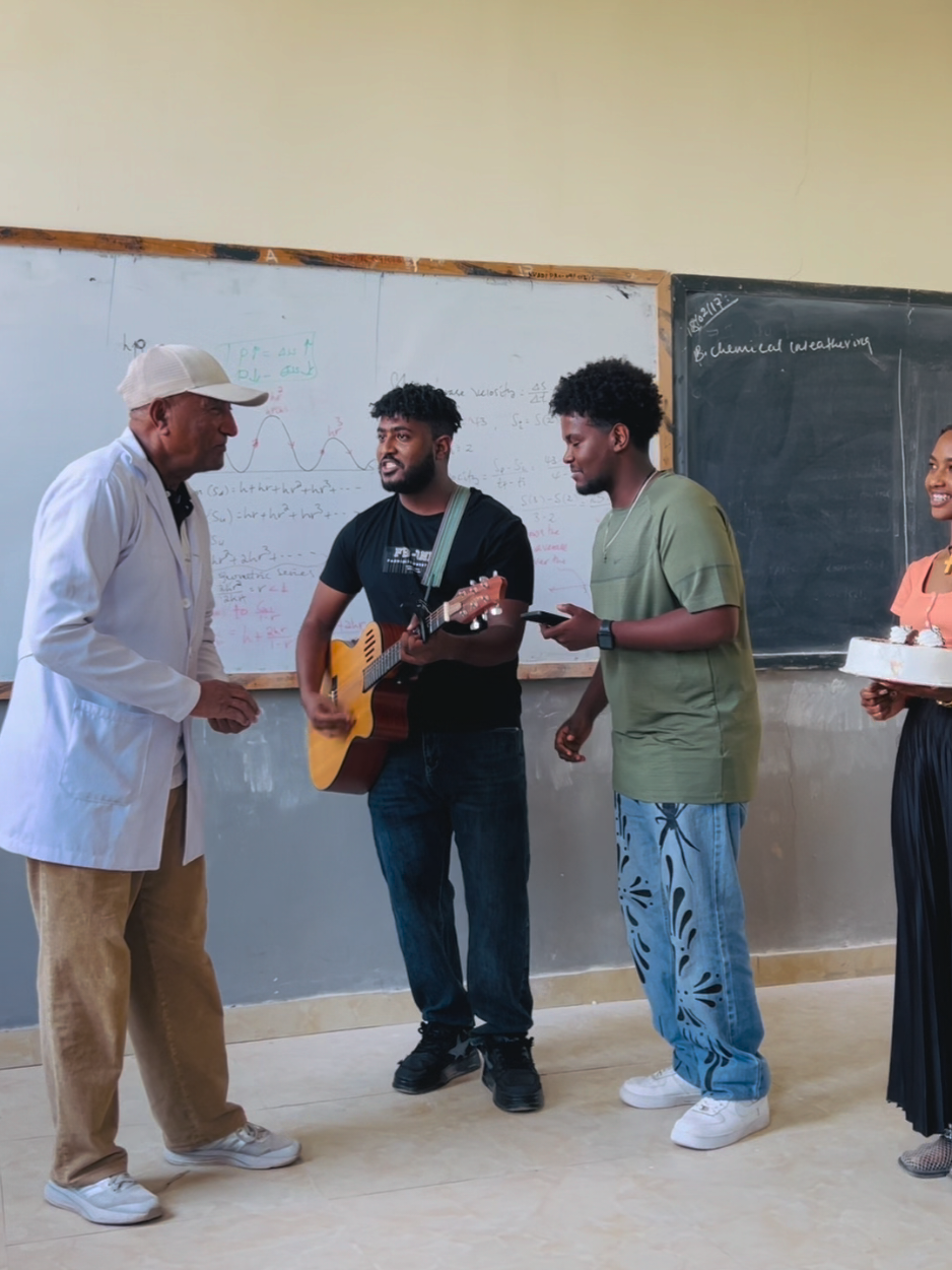 ETHIOPIA ዉስጥ ላሉ መምህራን ሁሉ ይሁንልን😍😘በዚህ አጋጣሚ NAFYAD SCHOOL no 1  አዳማን ስለተባበሩን ማመስገን እንፈልጋለን🙏🙏 @REDIET GELELU ✝️  #chocobrothers #ethiopian_tik_tok🇪🇹🇪🇹🇪🇹🇪🇹ሀገሬ #fyp #viral #habeshatiktok 