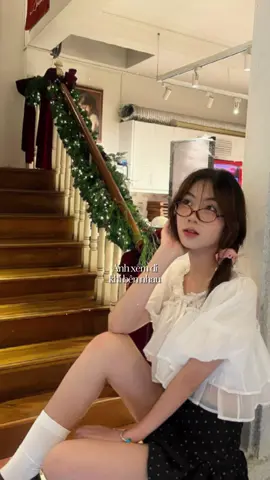 Để được một lần nhìn lại xem có ai còn đó không ? #outfitcheck #xh #vairal 