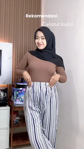 Celanaa stripee cocok buat santaiii sma ootd nih 😍 #fyp#celanastripe#celanasantai#celanakulot 