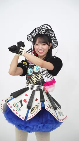 これはいつの#ヘビーローテーション 衣装か分かる？👀🎶