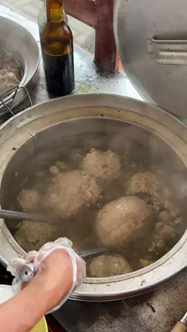 bayar bakso raksasa 1000an  Bayar bakso SEIKLASNYA  Dan beli 1 Gratis 1  Cek info lengkap di IG atau di story duta Klenger #fyp #fypageシ #bakso 