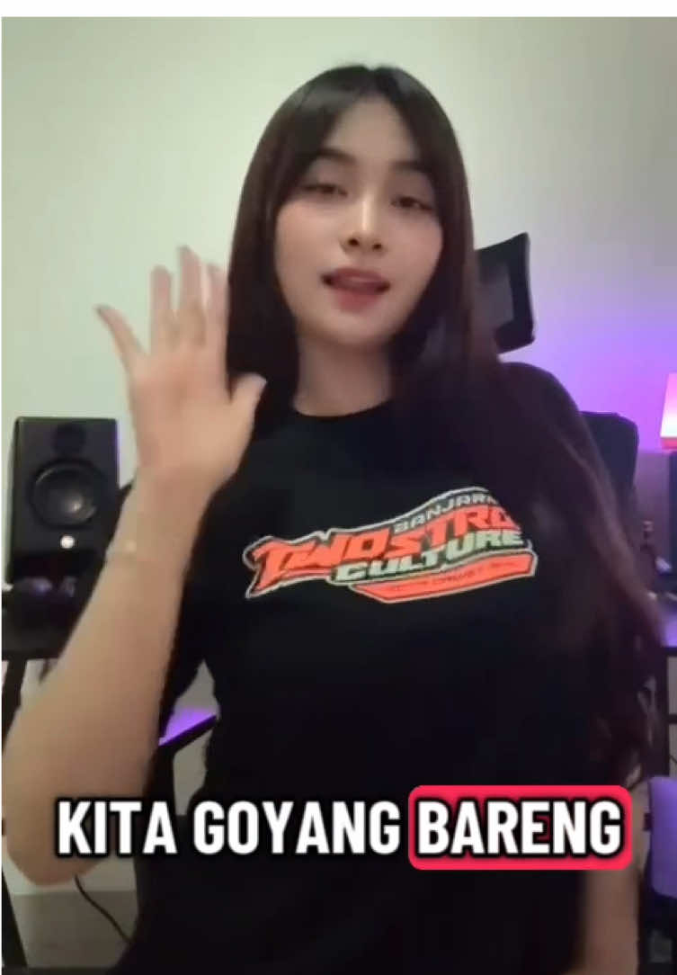 Gek budalo preen, Kak @Angguncantikkaa siap menggemparkan panggung @twostroke.culture V1 🔥 