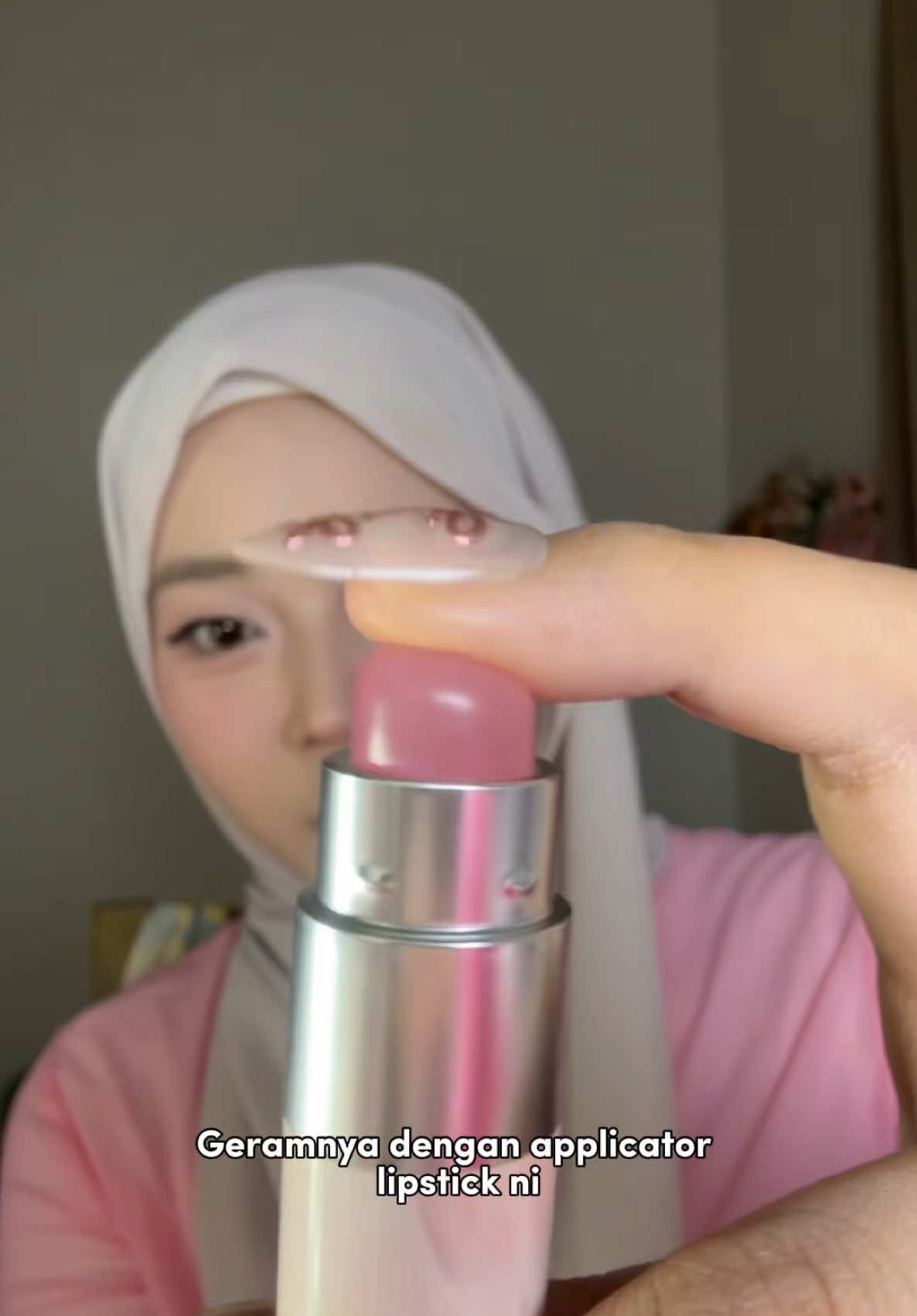 Look how plump my lips after apply this tint from @barenbliss_my 😍 #barenbliss #MYbarenbliss #MYbnb #bnbliptint #bnblycheeblurtint