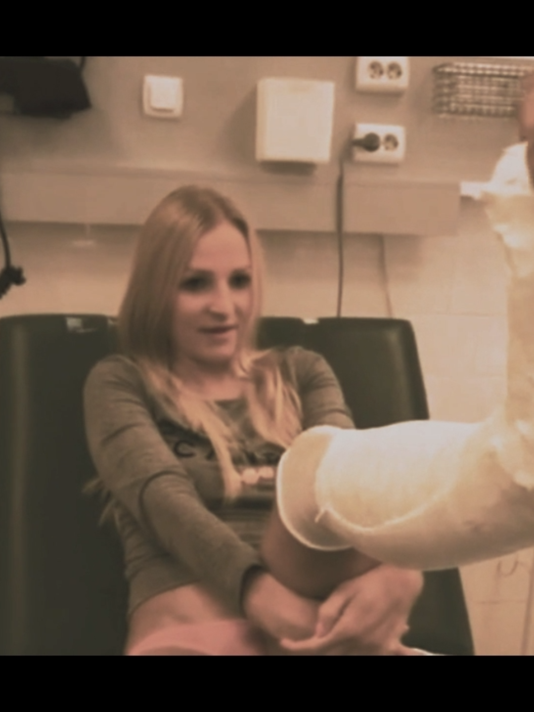#gipsfuß #cast #crutches #krücken #platre #gips #gesso