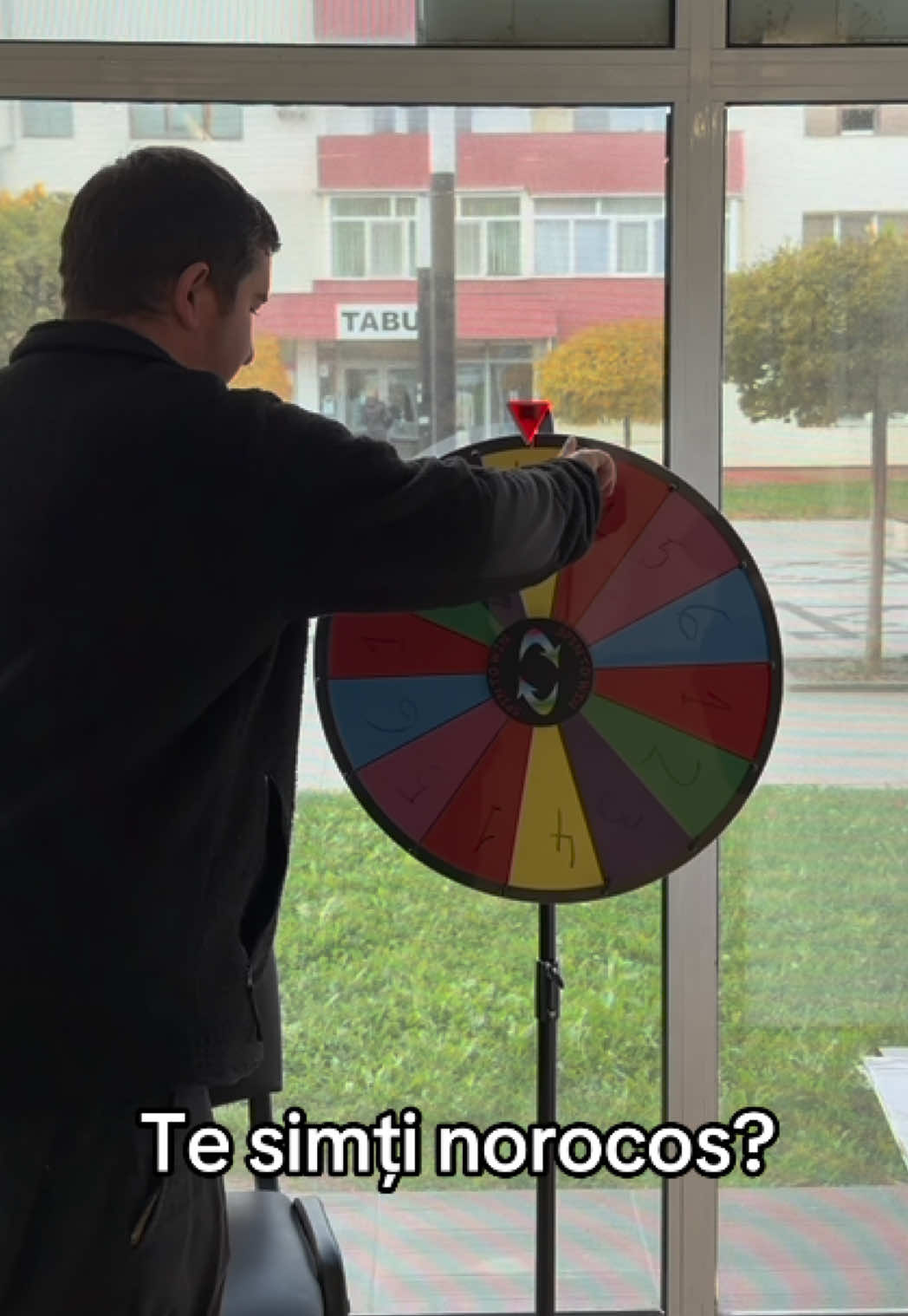 Feeling lucky? 🍀 La Biostore, fiecare rotire îți aduce un premiu garantat! 🎁 📍Luni – Vineri | 9:00 – 17:00 #biostoreromania #biostorehunedoara #roatacastigurilor #castigacubiostore 