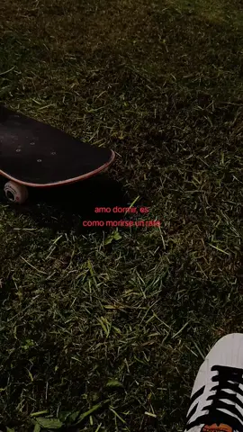 en efecto ig:afesitobrr #paratii #Viral #Skateboarding #skate #dormir @TikTok @Spotify @eqal 