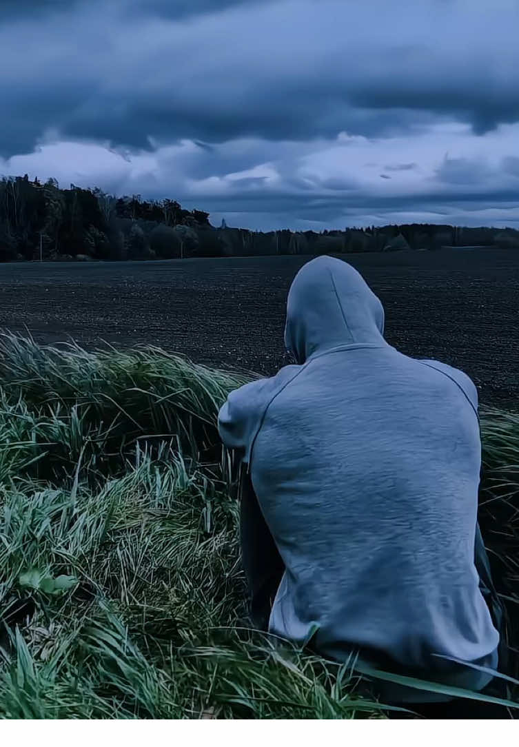 I look strong, but trust me, I'm tired. I'm tired of dealing with everything.🖤… . . . . . . . . . . . . #رياضة #sadvibes #motivation #workout_gym #تمرين 