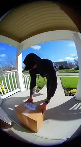 Porch Pirate#ringdoorbell#porchpiratecaught#glitter#funny#viral 