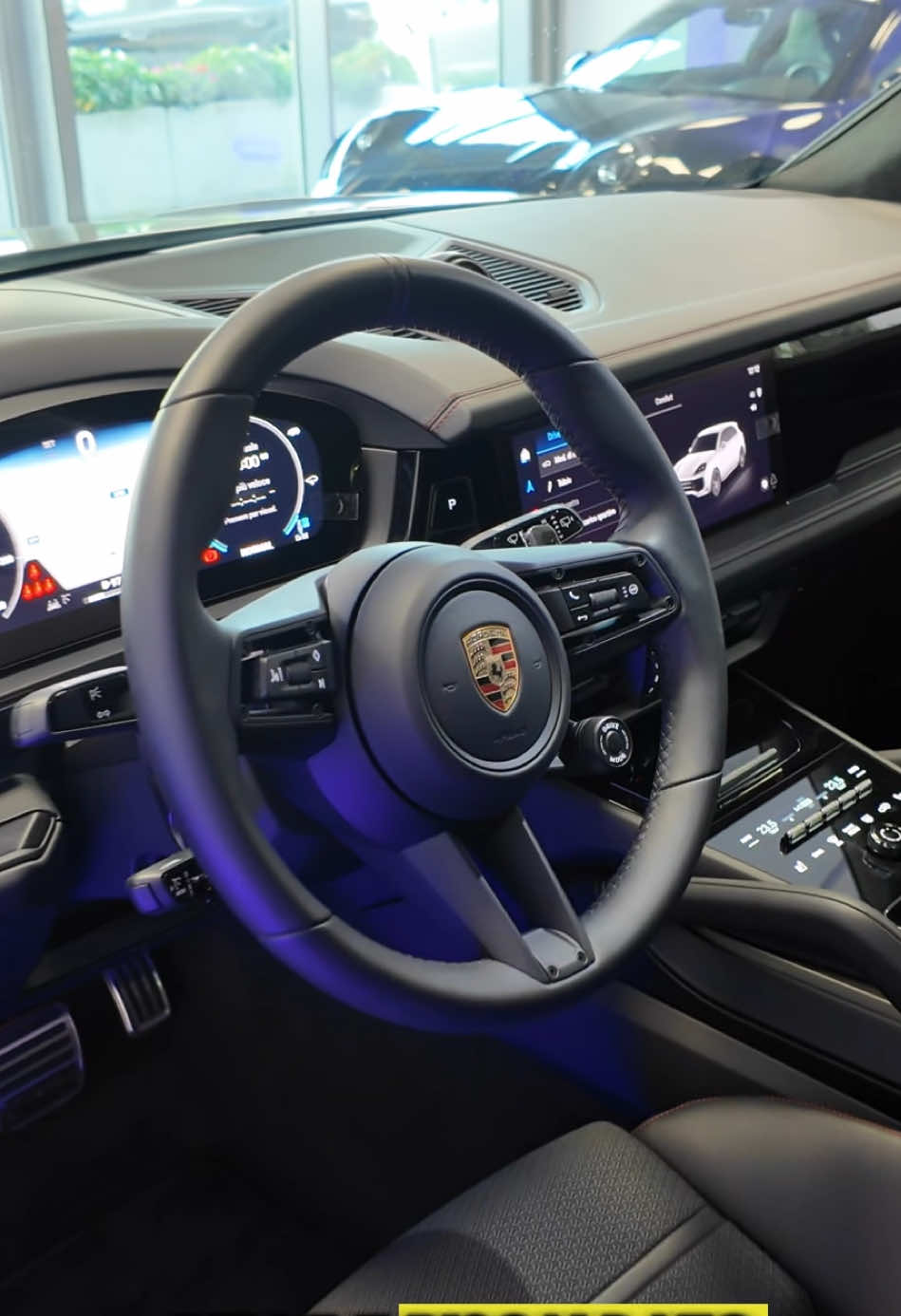 Sedetevi comodi e godetevi lo spettacolo ragazzi! 😎 #porsche #cayenne #gts #brescia #concessionaria 