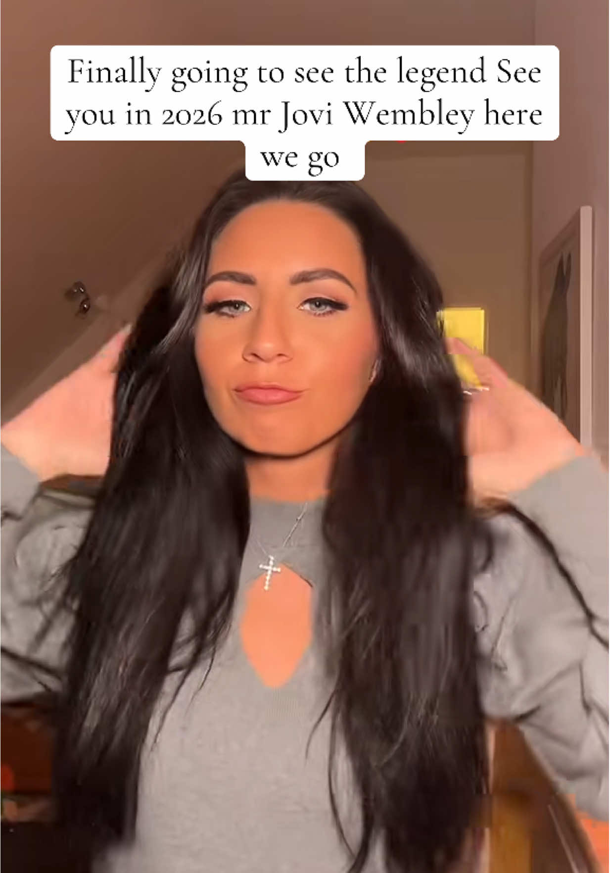 Eeeeeee childhood dream is coming true 🎸🤘🖤❤️ #bonjovi #forevertour #forever #livinonaprayer #bonjoviforever #bonjovifans #wembley #wembleystadium #concert #concerts #foru #fypppp #foryour 