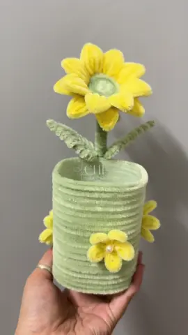 Lọ đựng bút hoa hướng dương#chihandmade #viratiktok #hoakemnhung #xh #lodungbut  @CHI.Handmade 
