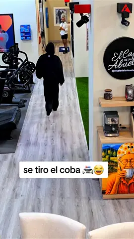 SE LE TIRO EL COBA A MICHAEL FLORES #lacasadealofoke #alofokeradioshow #santiagomatias #lacasadealofoke2 #michaelflores 