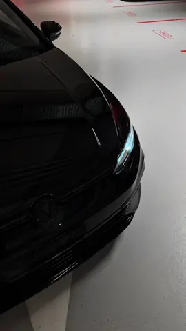 Disponible désormais chez Myrent.ch La VW Golf 8R Perf 2023 pour tout vos week end, semaine, vacances 