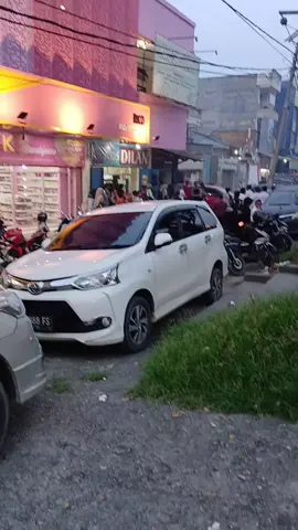 mau lihat reka ulang jejadian pembunuhan owner Loundri yg samping Tk Aisyiyah ABEPURA ,tidak jadi eee..karena su Maghrib..., akhirnya pulang #rekaulangpembunuh4n 