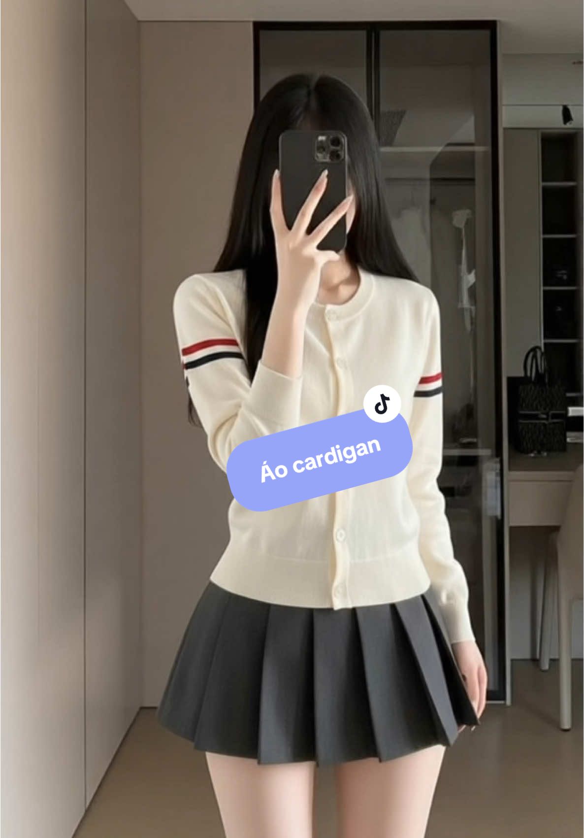 Chiếc Cardigan mà tủ đồ nào cũng nên có nà mí Bà. Chất len mỏng nhẹ , sắm ngay để diện đồ mùa thu đông nha #phoido #myoutfit #doxinhmoingay #aokhoacnu #cardiganoutfit 