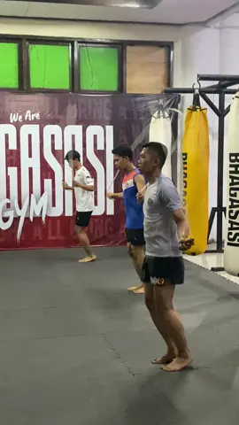 Rasakan energi, semangat, dan keluarga baru di sini  Silakan join Bhagasasi Gym 💥 Hubungi 📞 (082162650050)  #muaythaiboxing #bhagasasigym #teambhagasasi #fyp #fyppppppppppppppppppppppp 