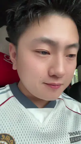 越南不说：太鸡吧 痛了！ 越南说：……………..😅