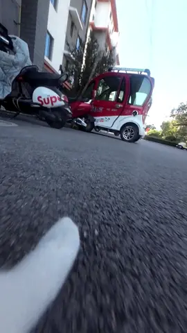 Cat in front, don't run away! Cat behind, don't chase me!#cats 